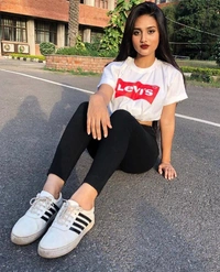 High Rise Jeans+Unisex Tshirt